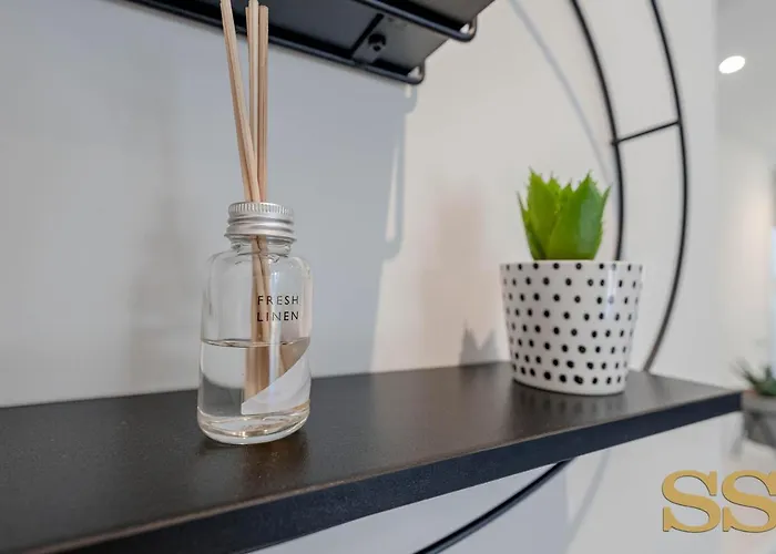 The Hideaway: Beachside Retreat with O2 Academy Access